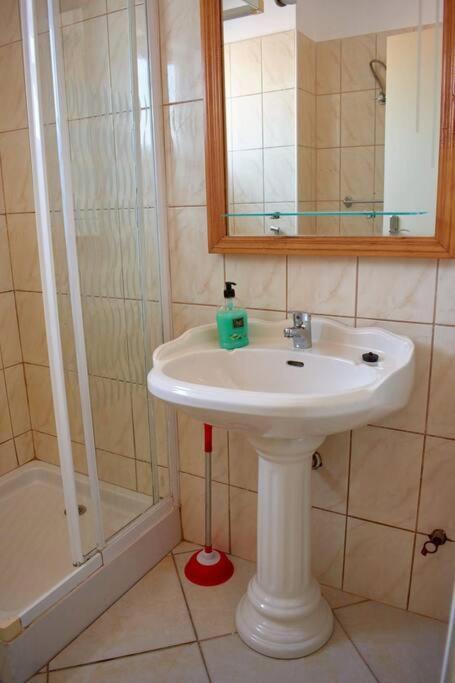 סנטה מריה Apartamento T3 Encantador Com Piscina Wifi E Perto De Praia מראה חיצוני תמונה