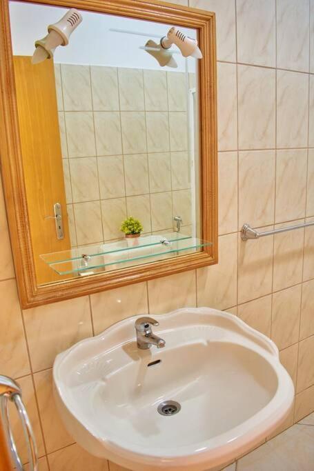 סנטה מריה Apartamento T3 Encantador Com Piscina Wifi E Perto De Praia מראה חיצוני תמונה